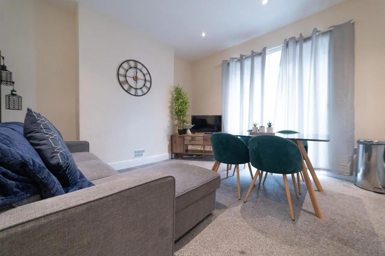 Luxury 3 Bedroom Apartment Near Brighton Beach United Kingdom